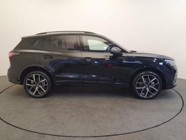 Volkswagen TIGUAN 1.5 eHybrid 272pk DSG/AUT R-Line Wegklapbare trekhaak, Harman/Kardon, Winterpakket, HUD