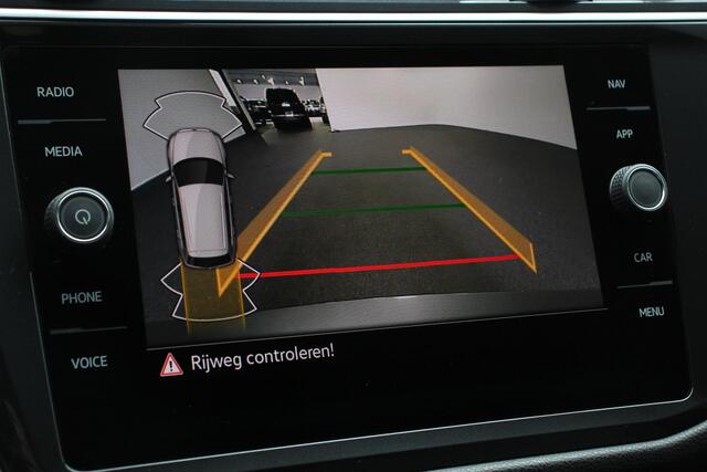 Volkswagen TIGUAN Allspace 1.5 TSI 150pk DSG Move 7p. Navigatie Apple Carplay/Android Auto Wireless Trekhaak Parkeersensoren Camera Adaptive Cruise Control Stoel-en stuurverwarming Climate Control