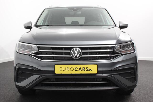 Volkswagen TIGUAN Allspace 1.5 TSI 150pk DSG Move 7p. Navigatie Apple Carplay/Android Auto Wireless Trekhaak Parkeersensoren Camera Adaptive Cruise Control Stoel-en stuurverwarming Climate Control
