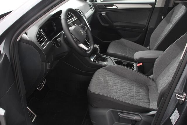Volkswagen TIGUAN Allspace 1.5 TSI 150pk DSG Move 7p. Navigatie Apple Carplay/Android Auto Wireless Trekhaak Parkeersensoren Camera Adaptive Cruise Control Stoel-en stuurverwarming Climate Control