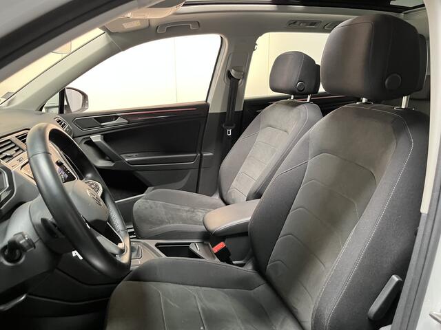 Volkswagen TIGUAN 1.4 TSI eHybrid Elegance / AUTOMAAT/ PANO/ TREKHAAK/ PARK.SENSOR.V+A/ CAMERA/ STUUR+STOELVERWARM./ APP-CONNECT/ ACC/ ELEK.ACHTERKLEP/ DIGITAL DASH/ NAVI/ DAB/ CLIMA/ IQ.LIGHT
