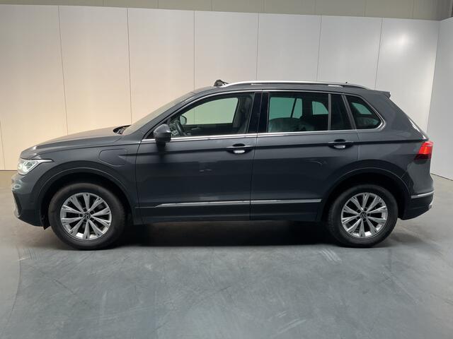 Volkswagen TIGUAN 1.4 TSI eHybrid Elegance / AUTOMAAT/ TREKHAAK/ PANO/ KEYLESS/ ADAPT-CRUISE/ DIGITAL DASH/ APP-CONNECT/ NAVI/ PARK. SENSOREN + CAMERA/ CLIMATE/ STOELVERWARMING