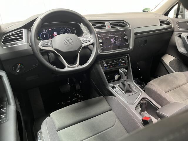 Volkswagen TIGUAN 1.4 TSI eHybrid Elegance / AUTOMAAT/ TREKHAAK/ PANO/ KEYLESS/ ADAPT-CRUISE/ DIGITAL DASH/ APP-CONNECT/ NAVI/ PARK. SENSOREN + CAMERA/ CLIMATE/ STOELVERWARMING