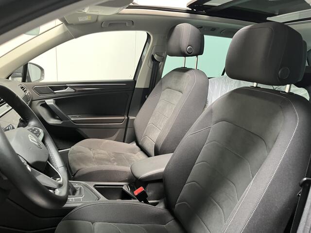 Volkswagen TIGUAN 1.4 TSI eHybrid Elegance / AUTOMAAT/ TREKHAAK/ PANO/ KEYLESS/ ADAPT-CRUISE/ DIGITAL DASH/ APP-CONNECT/ NAVI/ PARK. SENSOREN + CAMERA/ CLIMATE/ STOELVERWARMING