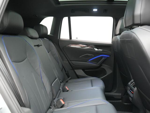 Volkswagen TIGUAN 1.5 eHybrid R-Line Edition PHEV 272pk | Trekhaak Af Fabriek | Panodak | Head Up | Adaptive Cruise | Lederen Sportstoelen Massage & Ventilatie & Memory | 360 Camera | IQ Light | Harman / Kardon | Stuur Verwarmd | Keyless | Blis | Plug In Hybrid |