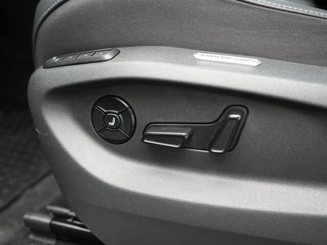 Volkswagen TIGUAN 1.5 eHybrid R-Line Edition PHEV 272pk | Trekhaak Af Fabriek | Panodak | Head Up | Adaptive Cruise | Lederen Sportstoelen Massage & Ventilatie & Memory | 360 Camera | IQ Light | Harman / Kardon | Stuur Verwarmd | Keyless | Blis | Plug In Hybrid |