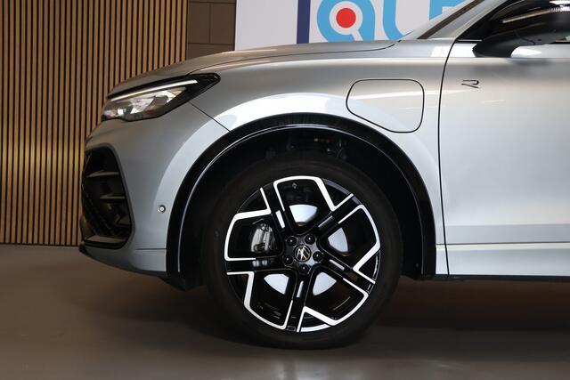 Volkswagen TIGUAN 1.5 eHybrid 204pk R-Line Black Style Pano/IQ.Light HD/360/Head-up/Massage/ACC/DCC/ErgoActive/Dodehoek/Trekhaak wegkl.