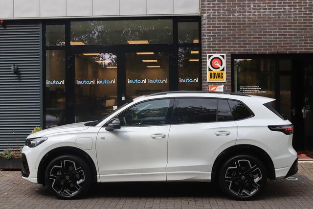Volkswagen TIGUAN 1.5 eHybrid 272pk R-Line Black Style Pano/Leder/IQ.Light HD/360/Headup/HK/Keyless/ACC/DCC/Elek. stoelen/Dodehoek/20"/Trekhaak wegkl.
