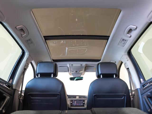 Volkswagen TIGUAN 1.4 TSI 4Motion R-Line / 150pk / NL Auto / Panorama dak / Trekhaak / Rondomzicht camera / Leder /