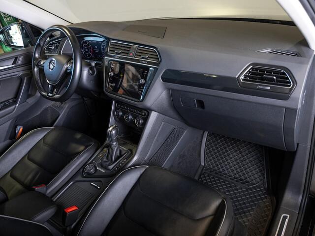 Volkswagen TIGUAN 1.4 TSI 4Motion R-Line / 150pk / NL Auto / Panorama dak / Trekhaak / Rondomzicht camera / Leder /