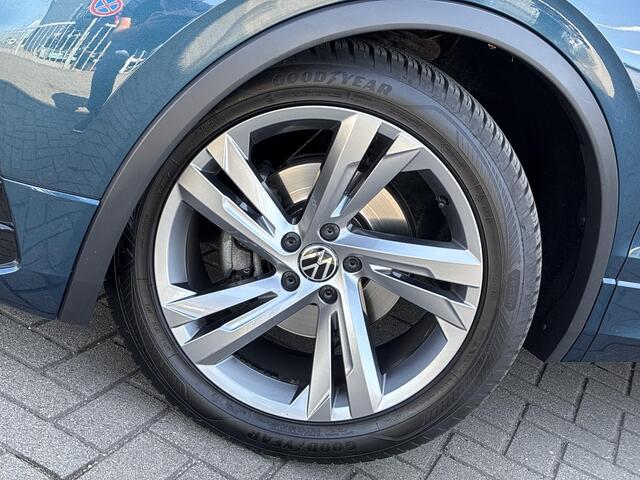 Volkswagen TIGUAN 1.5 TSI DSG R-Line Business+ | Trekhaak | Panoramadak | Matrix-LED Koplampen | Keyless Entry | Elektrische Achterklep | Sportstoelen | Navigatie Discover Media | Apple Carplay | Android Auto
