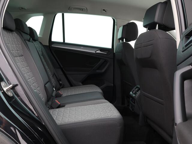 Volkswagen TIGUAN 1.4 TSI eHybrid 245pk DSG Life Business · Camera · Inklap. Trekhaak · Stuur- & Stoelverwarming · Apple/Android Car Play · Elek. Achterklep ·