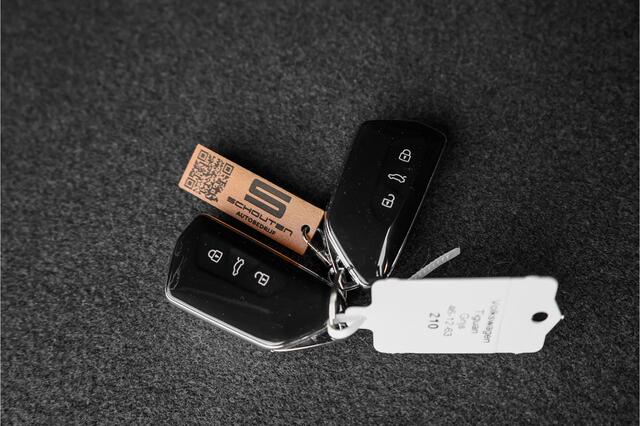 Volkswagen TIGUAN 1.5 eHybrid 30 Year Ed Style IQ Winterpack 360° Elek Trekhaak ACC