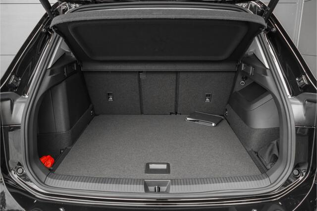 Volkswagen TIGUAN 1.5 eHybrid 30 Year Ed Style IQ Pano Winterpack 360° Trekhaak ACC