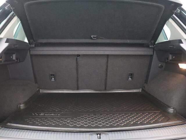 Volkswagen TIGUAN 1.5 TSI Elegance 150PK DSG Trekhaak, Keyless, Elektr. Achterklep, Matrix LED-verlichting, Achteruitrijcamera, 18" LM Velgen, Side Assist