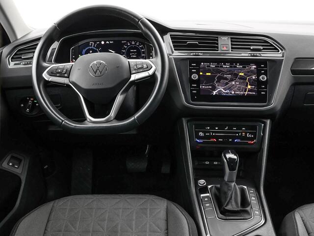 Volkswagen TIGUAN 1.4 TSI eHybrid 245pk DSG Life Business · Camera · Inklap. Trekhaak · Dodehoeksensor · ACC · Keyless · Elek. Achterklep · Apple/Android Car Play ·