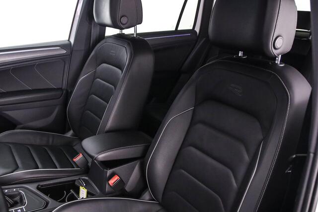 Volkswagen TIGUAN R-Line Business+ 1.4 TSI eHybrid 245pk DSG Automaat Trekhaak, Black Style, Panoramadak, Head up display, Adaptive cruise control, Elektrische achterklep