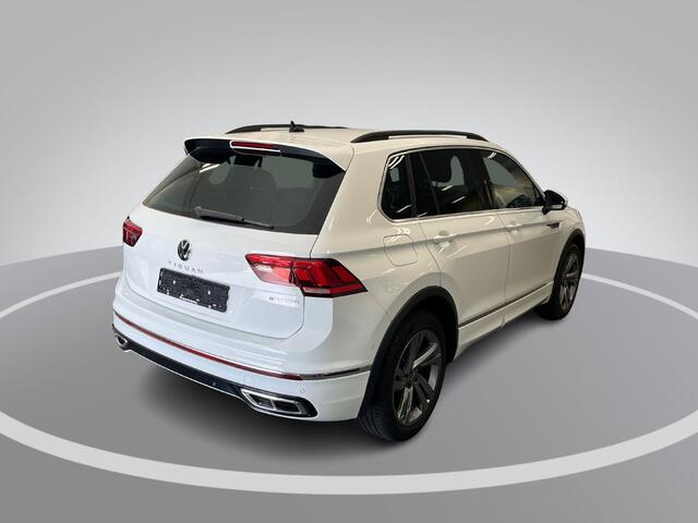 Volkswagen TIGUAN 1.4 TSI 245pk DSG eHybrid R-Line Business · Camera · Apple/Android Car Play · Navigatie · P-Sensoren · 19'' Inch ·