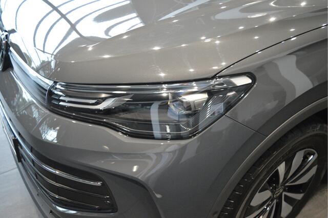 Volkswagen TIGUAN 1.5 eHybrid Life 30 Years Edition pano carplay 17 inch !!