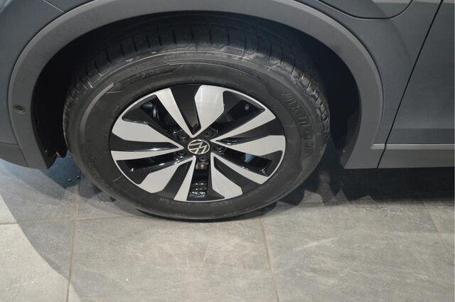 Volkswagen TIGUAN 1.5 eHybrid Life 30 Years Edition pano carplay 17 inch !!
