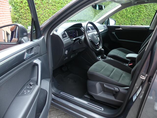 Volkswagen TIGUAN 2.0 TSI 4Motion R-Line / Trekhaak / 20 Inch