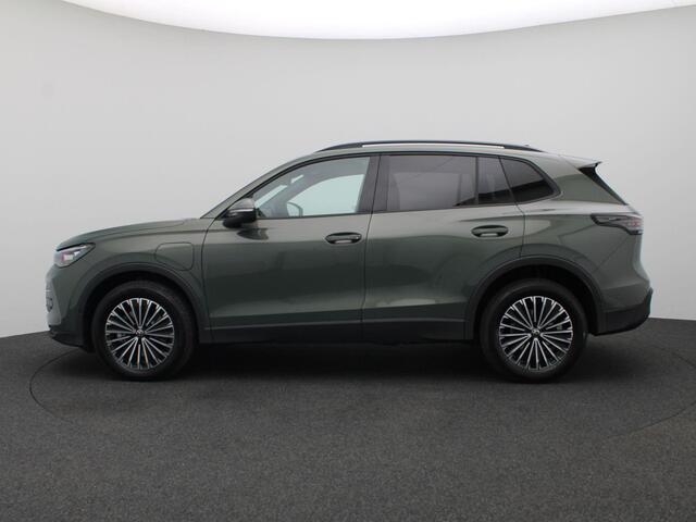 Volkswagen TIGUAN 1.5 eHybrid Life Edition 204PK DSG Trekhaak, 360gr. Camera, Zwarte hemelbekleding, 18" LM Velgen, Navi via Apple Carplay/Android Auto, Keyless, Elektr. Achterklep, Side Assist