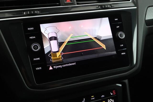 Volkswagen TIGUAN 1.5 TSI 150pk DSG R-Line Black Style Trekhaak Camera Leder Memory Standkachel HUD Panoramadak Virtual Cockpit Stoelverwarming Navigatie