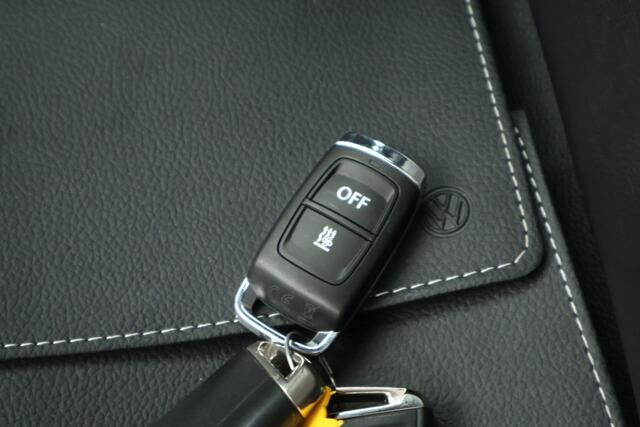 Volkswagen TIGUAN 1.5 TSI 150pk DSG R-Line Black Style Trekhaak Camera Leder Memory Standkachel HUD Panoramadak Virtual Cockpit Stoelverwarming Navigatie