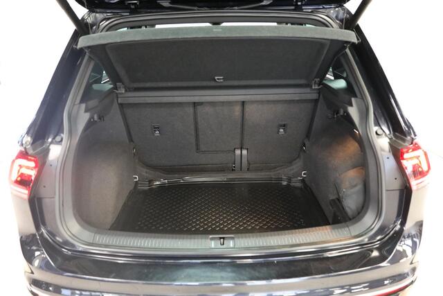 Volkswagen TIGUAN 2.0 TSI 4Motion Highline Business R | Schuif- kanteldak | Elektrische trekhaak | Memory