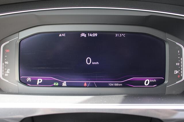 Volkswagen TIGUAN 1.5 TSI R-Line | Black-Style | Panoramadak | Adaptieve Cruise Control |