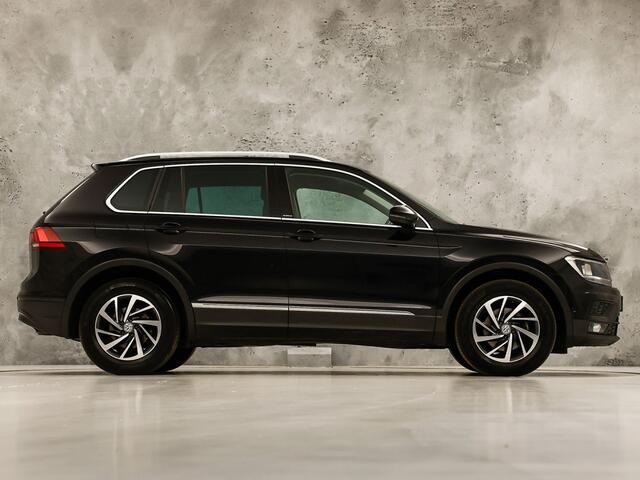 Volkswagen TIGUAN 1.5 TSI ACT Highline 150Pk Automaat (VIRTUAL COCKPIT, APPLE CARPLAY, GROOT NAVI, CAMERA, STOELVERWARMING, SPORTSTOELEN, GETINT GLAS, ADAPTIVE CRUISE, NIEUWSTAAT)