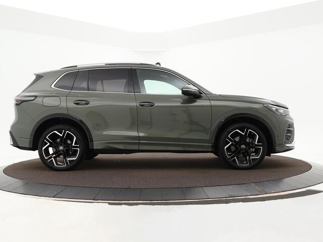 Volkswagen TIGUAN 1.5 eHybrid 272pk DSG R-Line Edition · Panoramadak · 360 Camera · Harman Kardon Audio · Inklap. Trekhaak · Matrix LED · Head-Up Display · Keyless · Garantie t/m 19-11-2030 of 100.000km