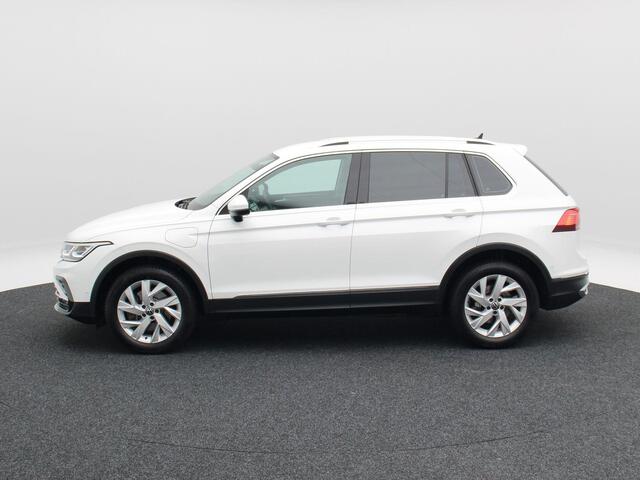 Volkswagen TIGUAN 1.4 TSi eHybrid 245 Pk Automaat Elegance | Leder | Adaptive Cruise | Trekhaak | 360 Camera | Navigatie | 18 Inch | 18.242 Km !!