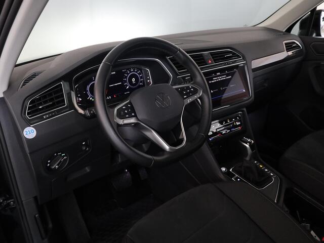 Volkswagen TIGUAN 1.4 TSI eHybrid Elegance 245 pk Automaat (DSG) | Navigatie | Parkeersensoren (Park assist) | Rondomzicht camera | Matrix LED koplampen | Head-up display | Autom. airco (3 zones) |