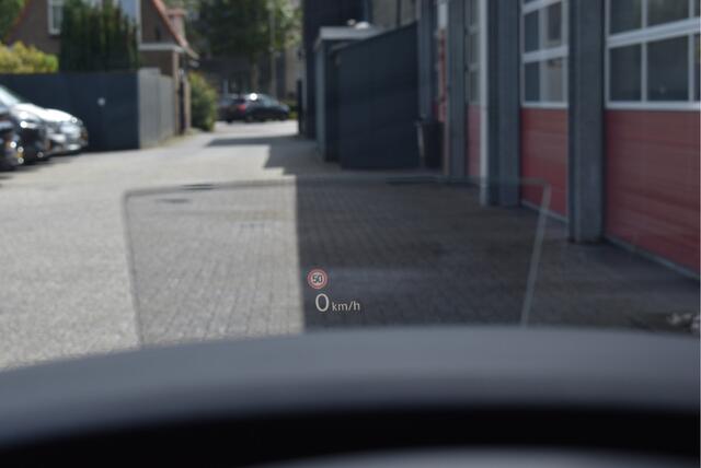 Volkswagen TIGUAN 1.4 TSI eHybrid Business SOH 93% Panorama, ErgoActive massage, Head-up, Virtual cockpit, Stoel/stuurverwarming, Elek. achterklep