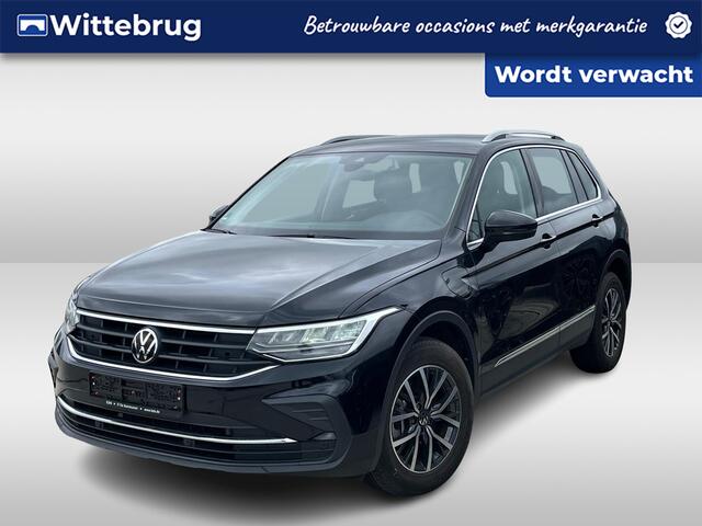 Volkswagen TIGUAN 1.4 TSI eHybrid 245pk DSG Life / Trekhaak / Virtual Cockpit / Navigatie / App-Connect / Stuur & Stoelverwarming / 17" LMV