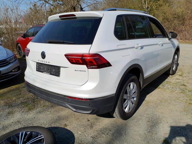 Volkswagen TIGUAN 1.4 TSI eHybrid 245pk DSG Life / Matrix LED / Navigatie Pro / 360 Camera / Trekhaak