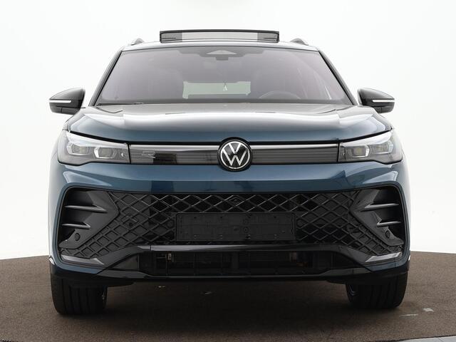 Volkswagen TIGUAN 1.5 204pk DSG eHybrid R-Line · Panoramadak · Harman Kardon · Leder · 360 Camera · Wegklapbare Trekhaak · Stoelventilatie · Massage · 20'' Inch ·