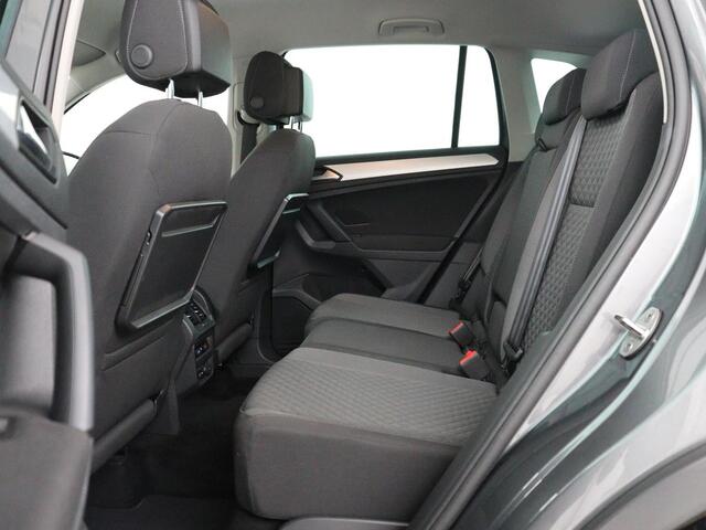 Volkswagen TIGUAN 2.0 TSI 4Motion Highline Business R | Adaptive cruise | Carplay | Stuur/stoel verwarming | 3 zone klimaat | Climate control | Bluetooth | Navigatie | Elektrische achterklep