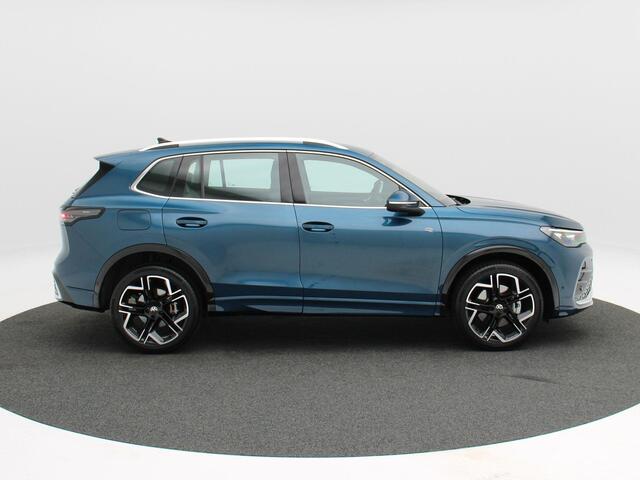 Volkswagen TIGUAN 1.5 eHybrid 272 Pk Automaat R-Line | Trekhaak | Head-up | 360° Camera | Stoel/Stuur Verwarming | Massage | Stoel Ventilatie | Adaptive cruise | 19 Inch | 24.515 Km !!