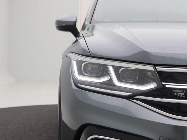 Volkswagen TIGUAN Allspace 1.5 TSi 150 Pk Automaat R-Line Business+ 7 Pers | Panorama Dak | Stoel/Stuur Verwarming | Camera | Adaptive Cruise | Full LED | 19 Inch 84.135 Km !!