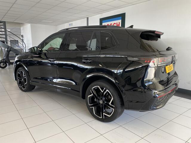 Volkswagen TIGUAN 1.5 eHybrid R-Line Edition 272 PK Black-Style Panoramadak , Headup , Dynamic Light, Trekhaak, Leer , Massage stoelen