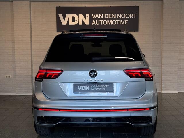 Volkswagen TIGUAN 1.5 TSI R-Line Business Black Style Pano Trekhaak Camera 20''