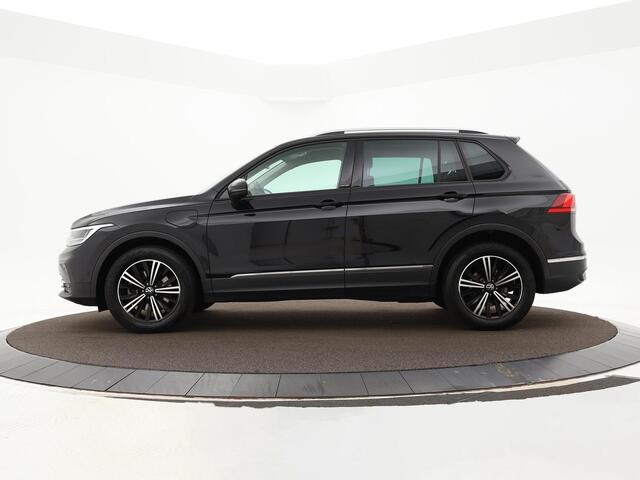 Volkswagen TIGUAN 1.4 TSI 245pk DSG eHybrid Life Business · Camera · P-Sensoren · Wegklapbare Trekhaak · Dodehoek Detectie · 18'' Inch ·