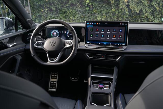 Volkswagen TIGUAN 1.5 eHybrid R-Line / 5 jaar Fabrieksgarantie/ Stoelen met Massage & Koeling/ Panoramadak/ 200kW (272PK)