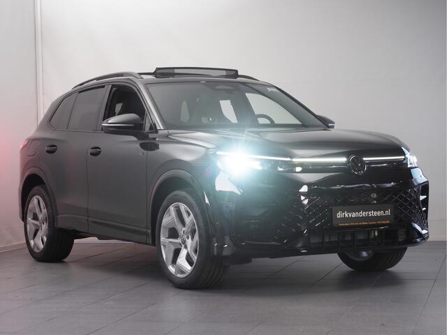 Volkswagen TIGUAN 1.5 eHybrid R-Line Edition | Massagefunctie Voor | Stoelverwarming | Plug-in | 360° Camera | Panoramadak | Dodehoekdetectie |