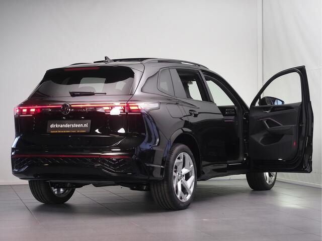 Volkswagen TIGUAN 1.5 eHybrid R-Line Edition | Massagefunctie Voor | Stoelverwarming | Plug-in | 360° Camera | Panoramadak | Dodehoekdetectie |