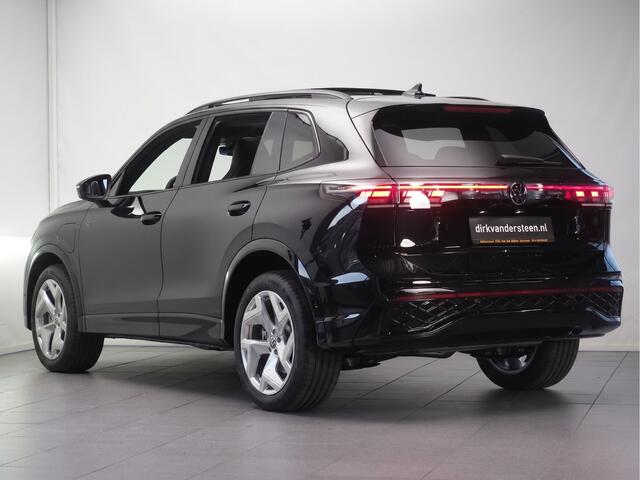 Volkswagen TIGUAN 1.5 eHybrid R-Line Edition | Massagefunctie Voor | Stoelverwarming | Plug-in | 360° Camera | Panoramadak | Dodehoekdetectie |