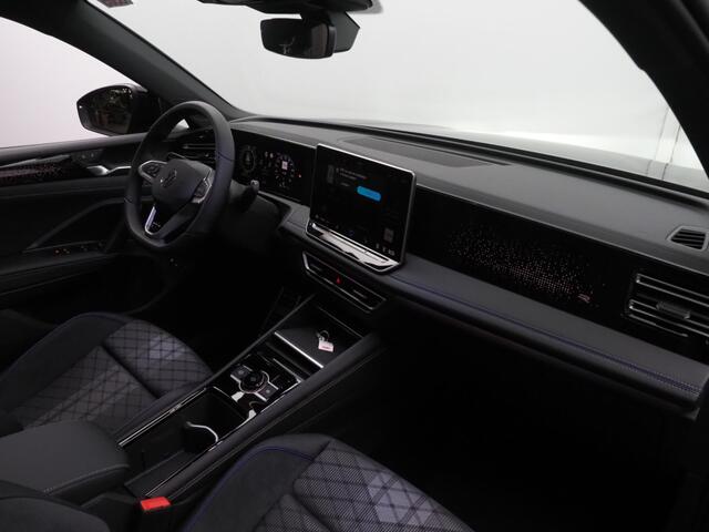 Volkswagen TIGUAN 1.5 eHybrid R-Line Edition | Massagefunctie Voor | Stoelverwarming | Plug-in | 360° Camera | Panoramadak | Dodehoekdetectie |