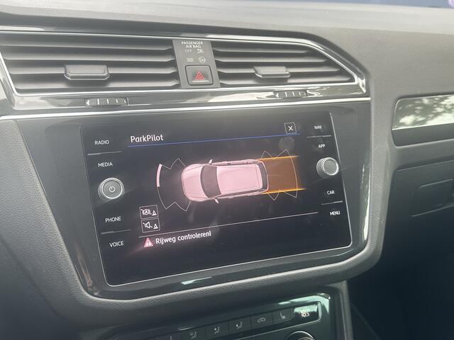 Volkswagen TIGUAN 1.5 TSI 150pk Business R-Line Trekhaak Navigatie